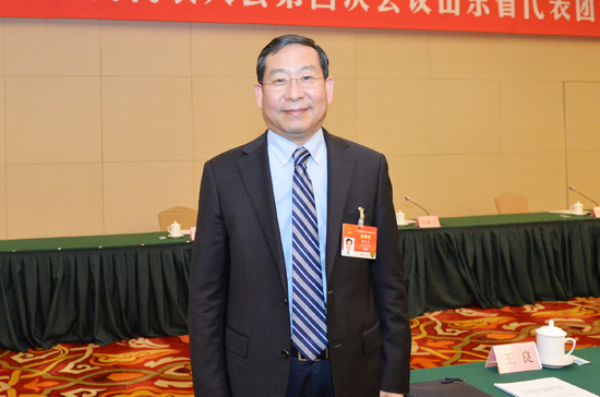 全國人大代表畢宏生：從幼兒園開展常態(tài)視力篩查，盡早做眼底篩查